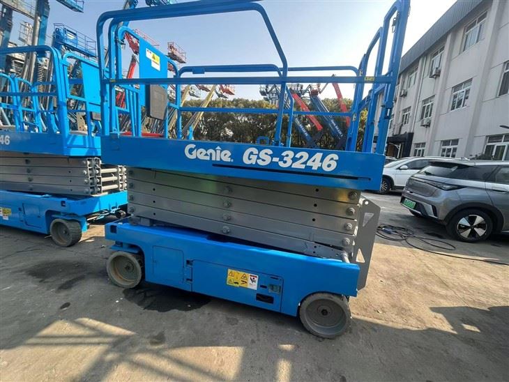 Used GENIE GS3246 Scissor Lift